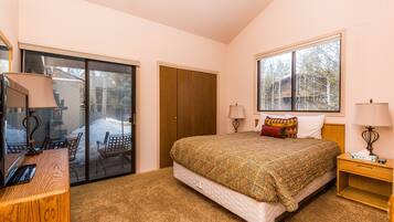 Condo, 3 Bedrooms