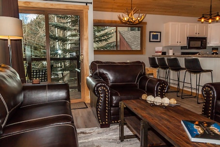 Sala de estar. Flying Dutchman by Summit County Mountain Retreats