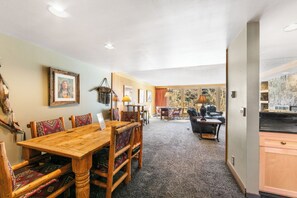 Apartment (4 Bedrooms) | Exterior