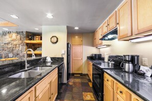 Apartment (4 Bedrooms) | Exterior