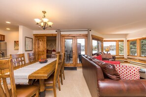 Condo, 2 Bedrooms | Living room | TV