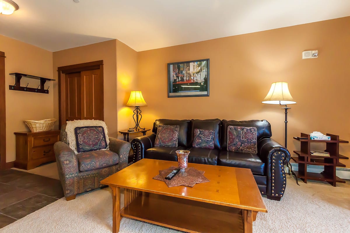 Condo, 1 Bedroom | Living room
