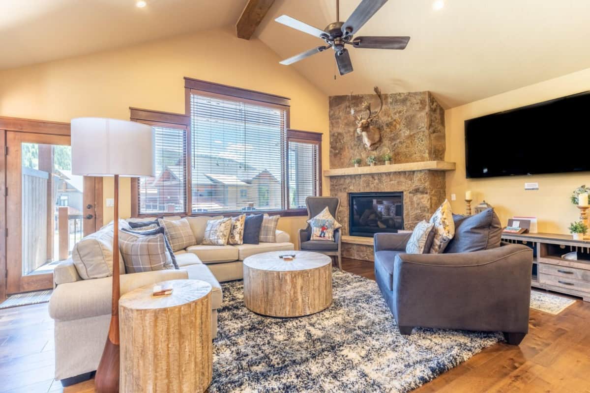 Townhome, 4 Bedrooms | Living room