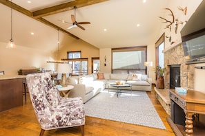 Townhome, 3 Bedrooms | Living room