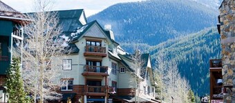 Pines by Summit County Mountain Retreats