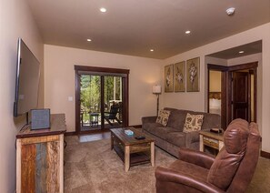 Townhome, 3 Bedrooms | Living room