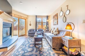 Living room - Silver Mill by Summit County Mountain Retreats (Keystone)