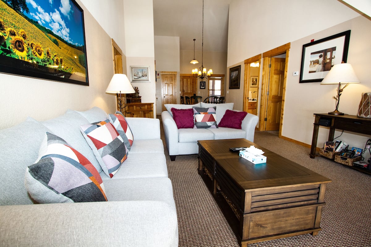 Condo, 3 habitaciones | Sala de estar