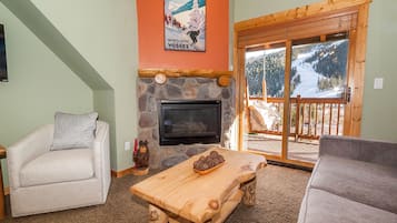 Condo, 2 Bedrooms | Living room