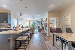 Appart'hôtel, 2 chambres | Cuisine privée