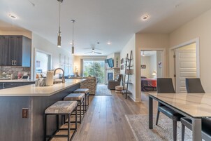 Condo, 2 Bedrooms | Private kitchen | Oven, toaster