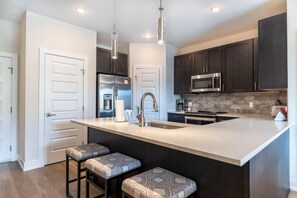 Appart'hôtel, 2 chambres | Cuisine privée