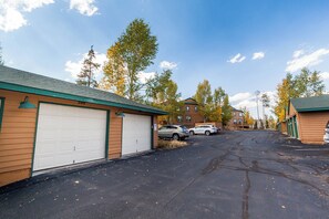 Villa (3 Bedrooms) | Udendørsområde