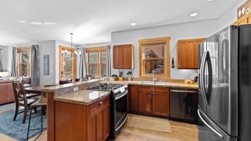Studio (2 Bedrooms) | Property amenity