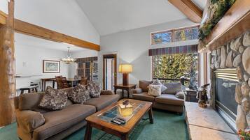 Villa (4 Bedrooms) | Exterior