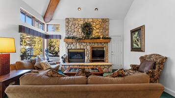 Villa (4 Bedrooms) | Exterior