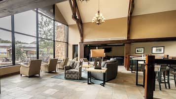 Condo (2 Bedrooms) | Property amenity