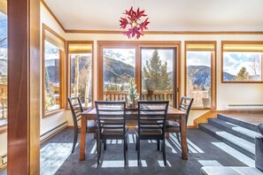 Studio (3 Bedrooms) | Fasilitas properti
