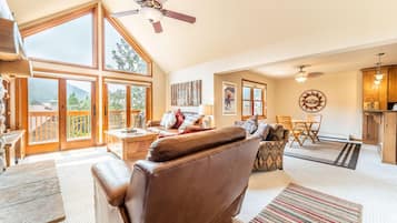 Townhome, 3 Bedrooms, Mountain View | Living room