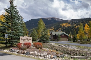 Townhome, 2 Bedrooms | Property grounds