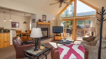 Townhome, 2 Bedrooms | Living room