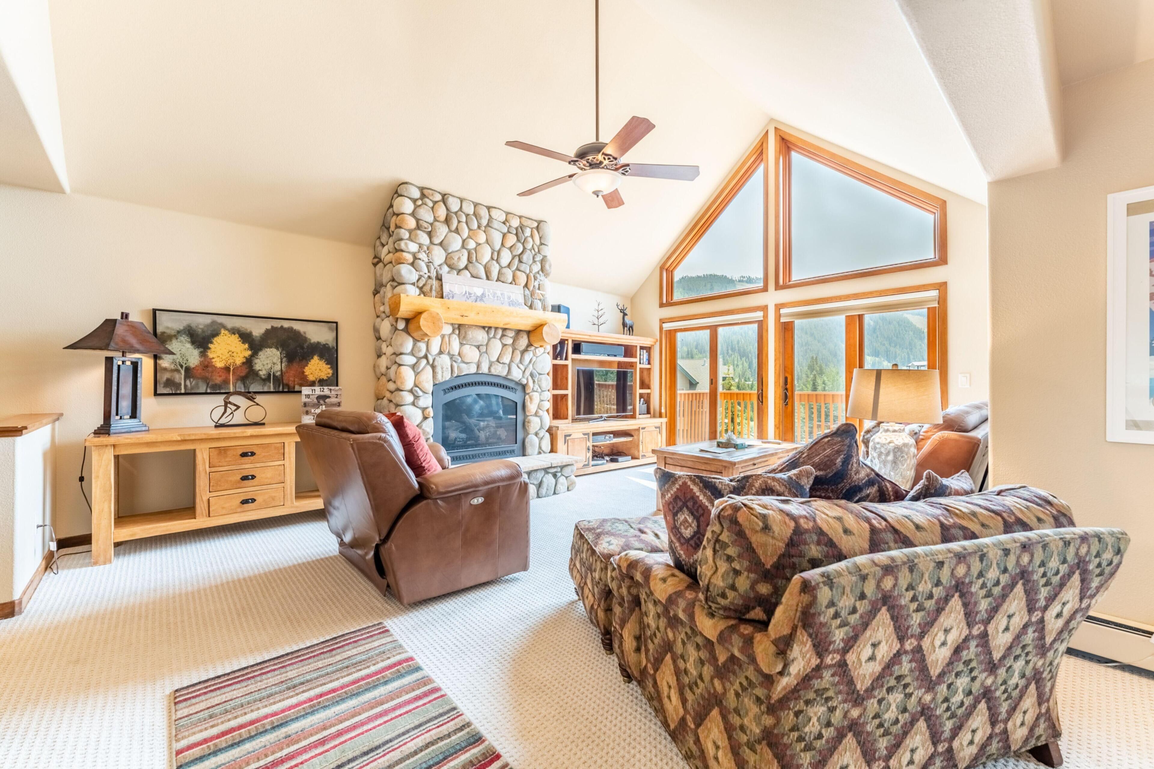 Townhome, 3 Bedrooms, Mountain View | Living room