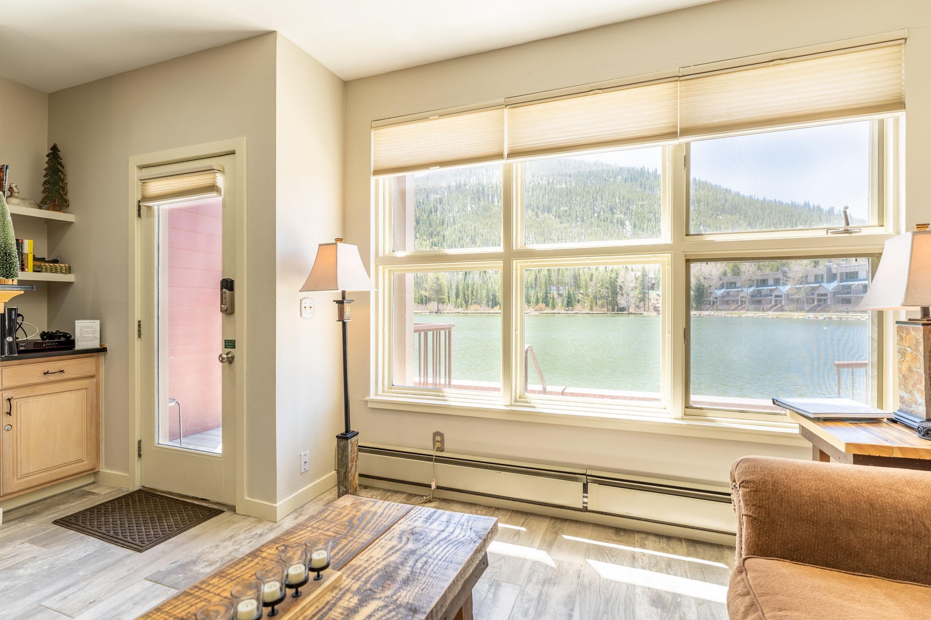 Condo, 1 Bedroom | Living area