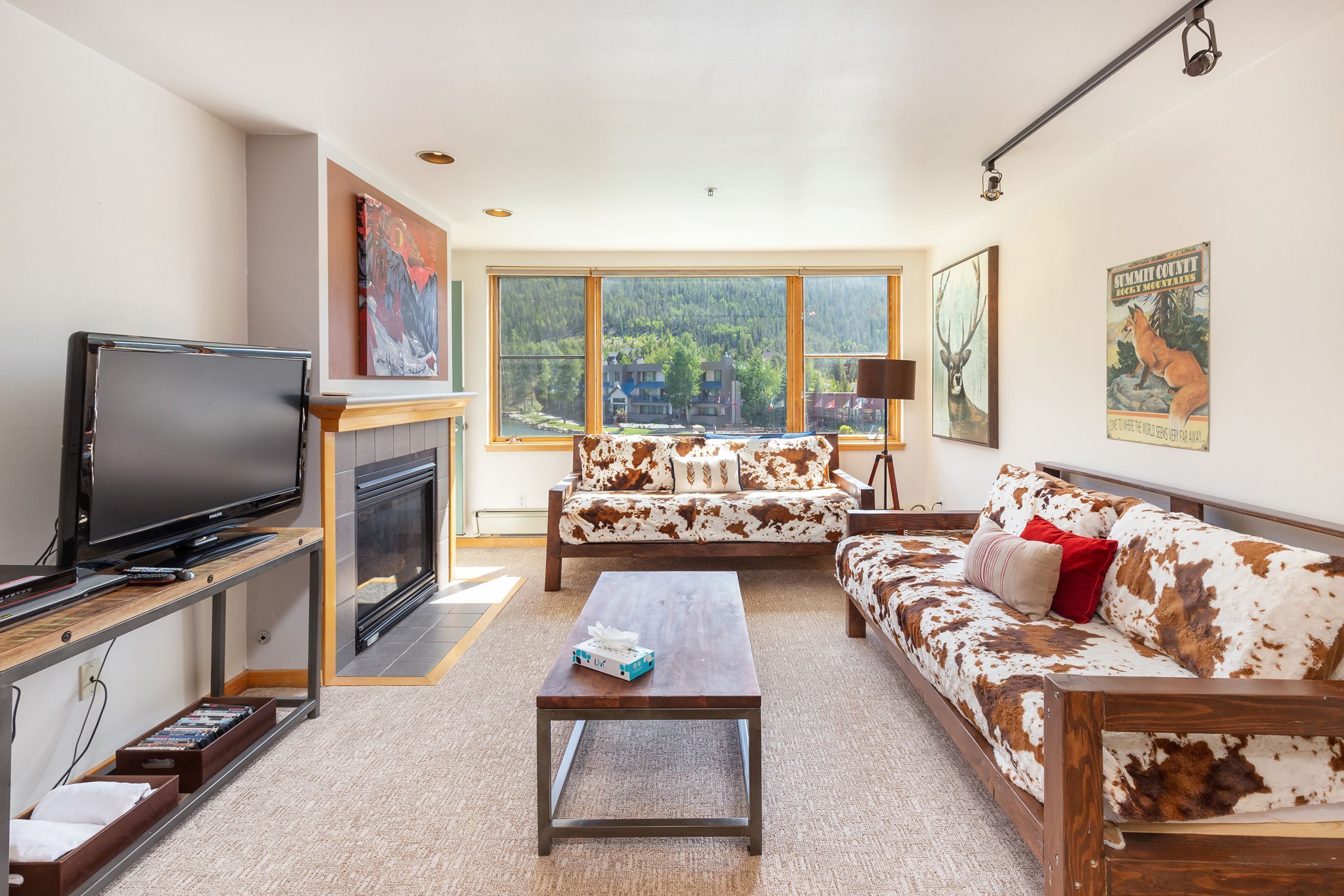 Condo, 1 Bedroom | Living room
