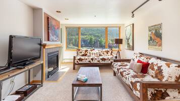 Condo, 1 Bedroom | Ruang tamu