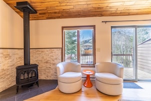 Townhome, 3 Bedrooms | Living room