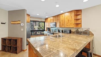 Studio (3 Bedrooms) | Commodité de l’hébergement