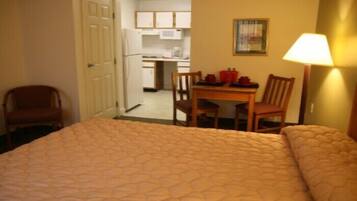 Basic Studio | Free WiFi, bed sheets