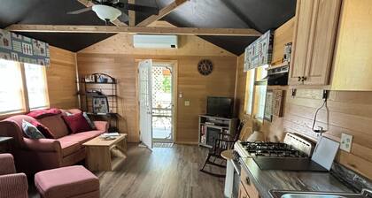 "Christine's Cabin" Great place to stay for wine trail events