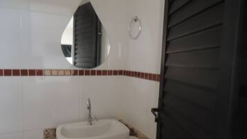 Dusche, Handtücher, Seife, Toilettenpapier