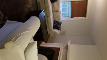 2 Schlafzimmer, Schreibtisch, BĂŒgeleisen/BĂŒgelbrett, kostenloses WLAN