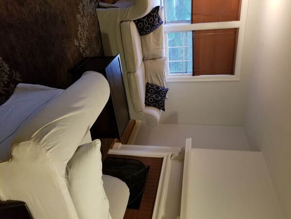 2 Schlafzimmer, Schreibtisch, Bügeleisen/Bügelbrett, kostenloses WLAN