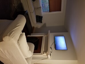 2 Schlafzimmer, Schreibtisch, Bügeleisen/Bügelbrett, kostenloses WLAN