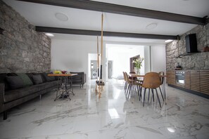 Dining - Opatija Rooftop Terrace 2bd Loft by the Slatina Beach (Opatija)