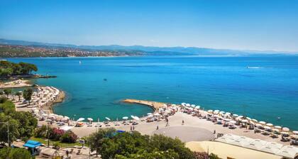 Opatija Rooftop Garden Oasis by the Beach ArtSpace