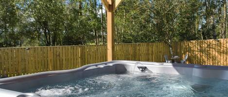 Tina de hidromasaje al aire libre