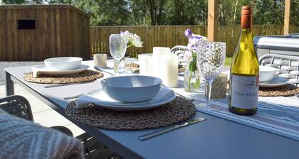 2 bedroom accommodation in Newchapel, near Boncath