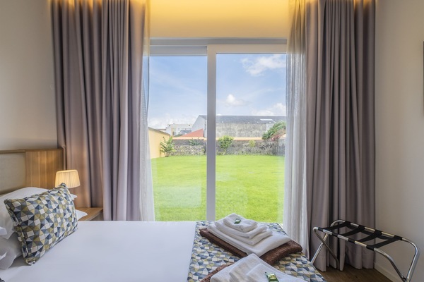 8 makuuhuonetta, silitysrauta/-lauta, ilmainen Wi-Fi, vuodevaatteet