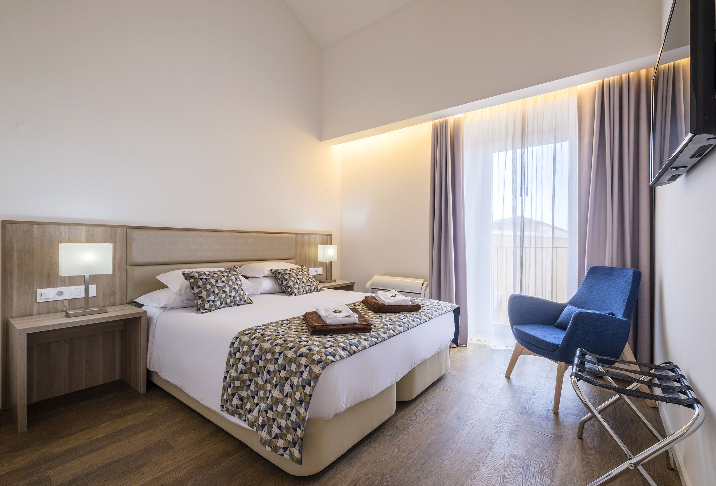 8 Schlafzimmer, Bügeleisen/Bügelbrett, kostenloses WLAN, Bettwäsche