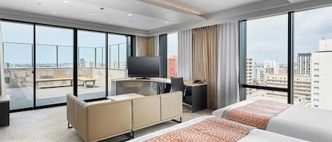Penthouse Junior Suite,Non Smoking (Breakfast for children sharing beds must be paid on site) | Down comforters, in-room safe, desk, blackout drapes