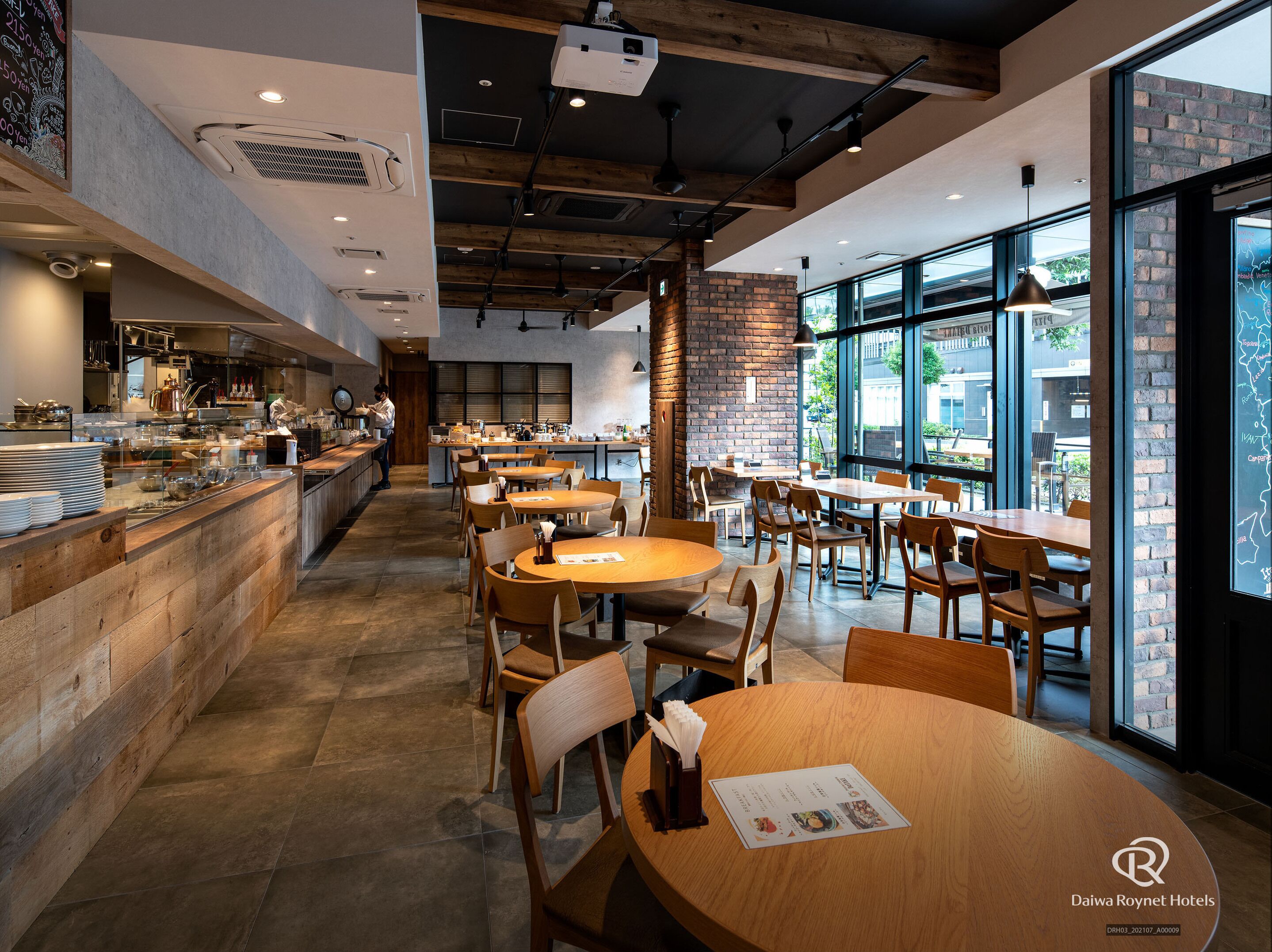 daily buffet breakfast (jpy 1980 per person)