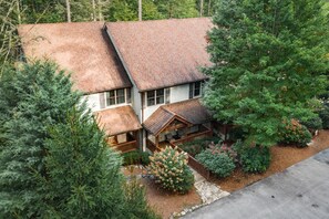 Exterior - Horsepasture River Townhome- Walk to Amenities and Restaurants! (Sapphire)