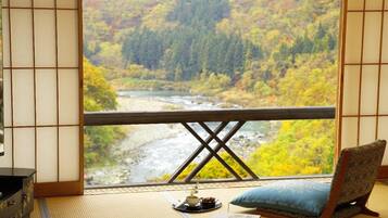 Kamar Tradisional, Bebas Asap Rokok, pemandangan lembah (Annex, for 4 Guests, HOUZAN) | Teras/patio