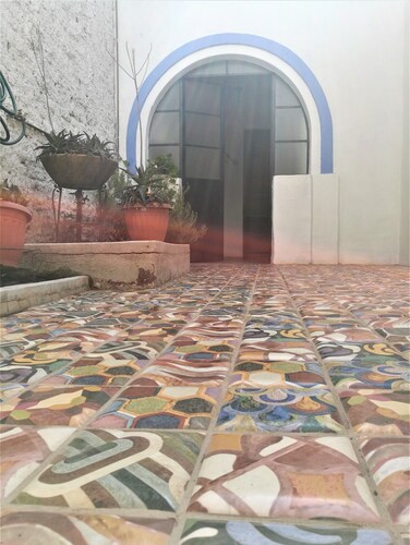 La Piedra, beautiful house with back yard at 2 blocks from the center