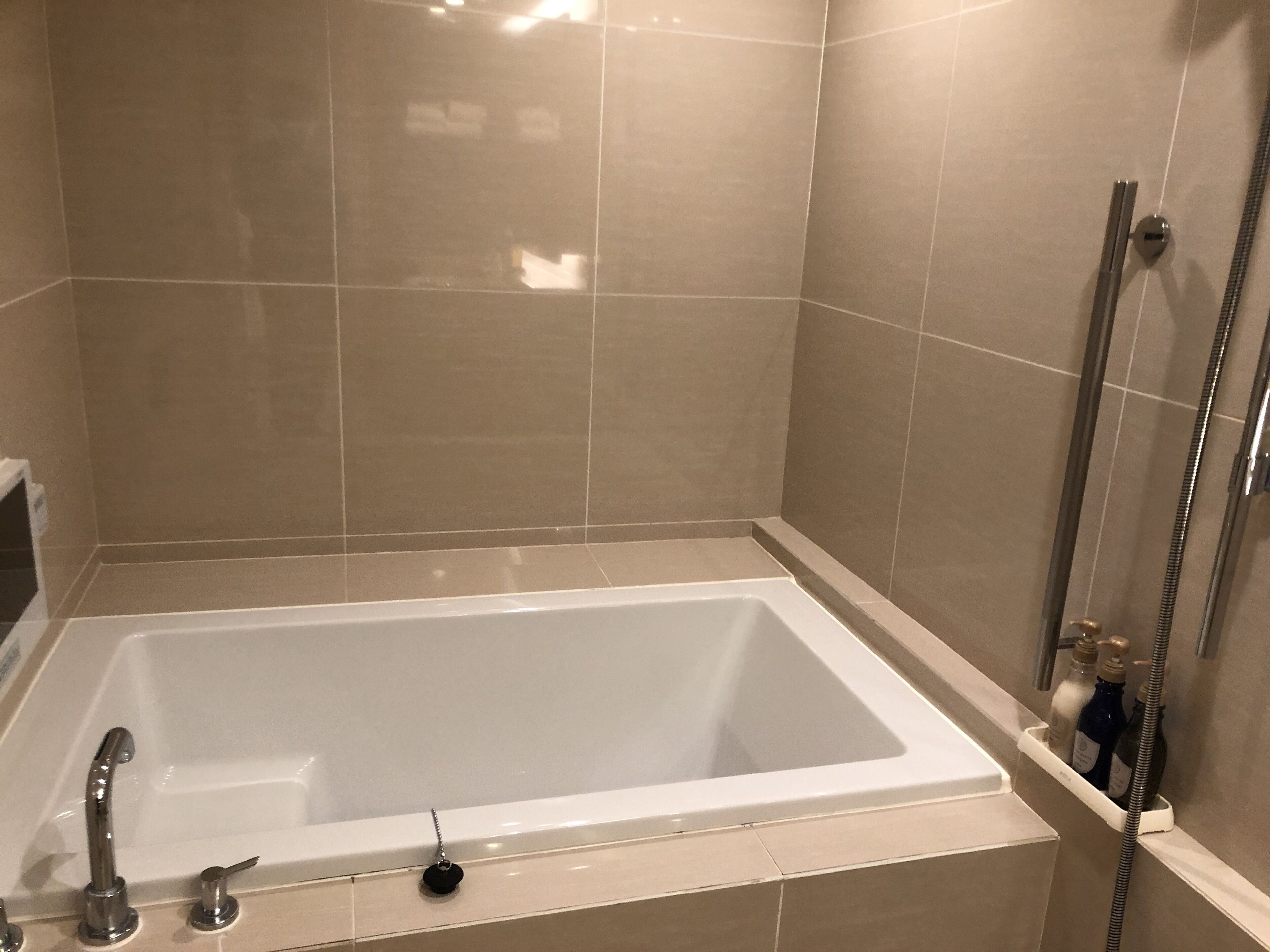 premium deluxe twin room, non smoking | bathroom | free toiletries, hair dryer, slippers, electronic bidet