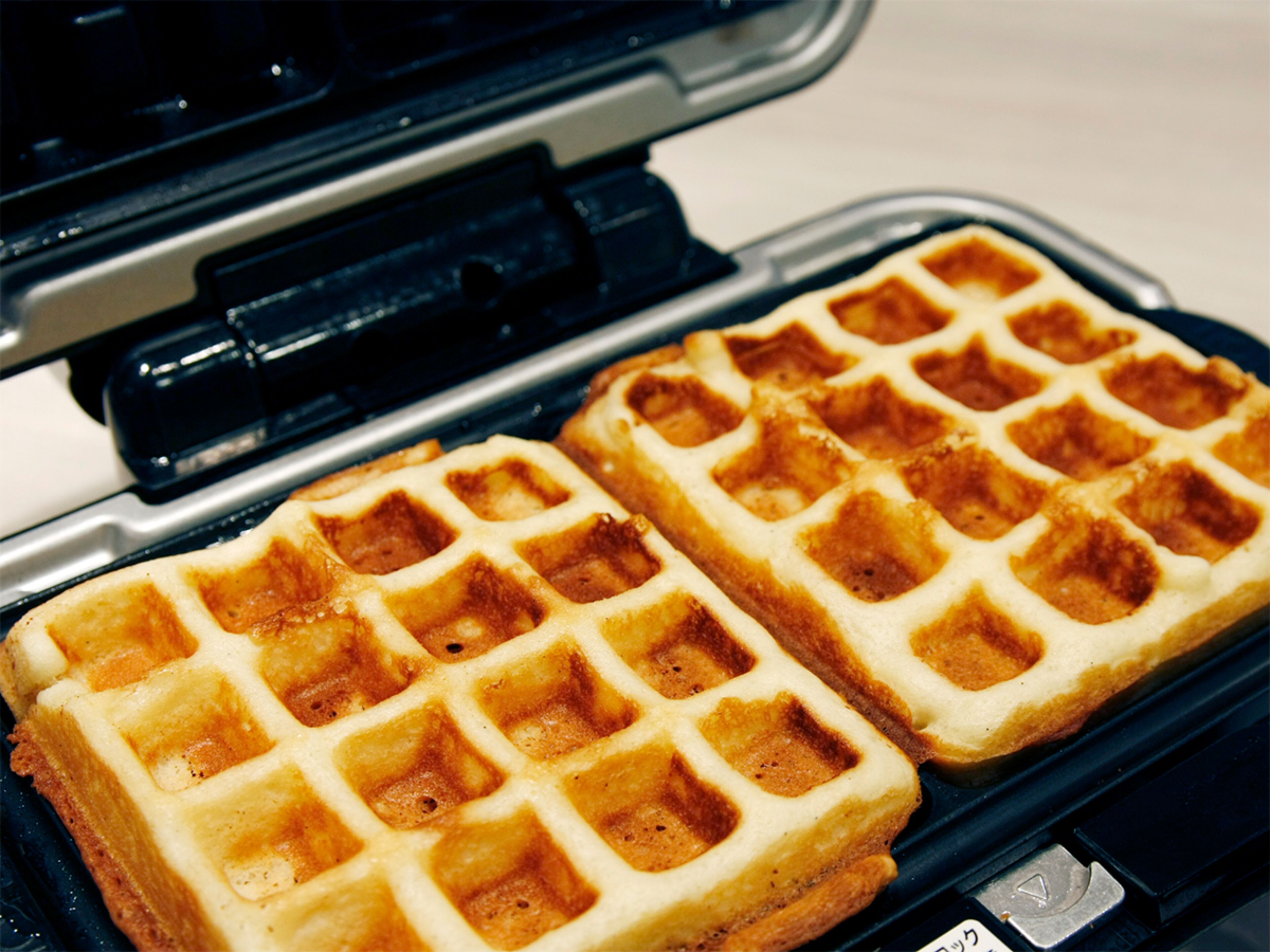 daily buffet breakfast (jpy 1760 per person)